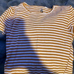 🧡Orange and white striped shirt
